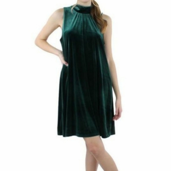 Tommy Hilfiger Dresses & Skirts - Emerald Green Sleeveless Velvet Dress